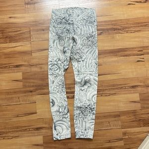 Lululemon wunder under tights